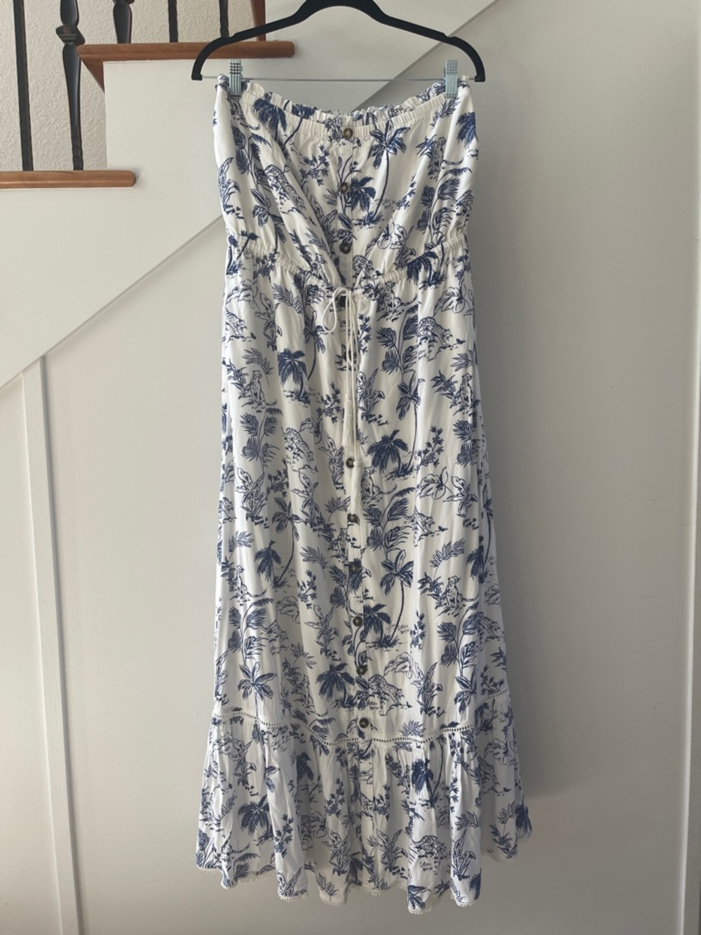 Lost + Wander White Maxi Dress with Blue Tropical Print NWT Size L - Picture 4 of 13